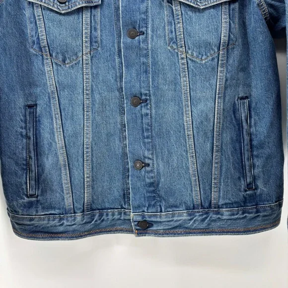 Levis Mens Relaxed Trucker Jacket Medium Wash Blue Denim Embroidered Logo Size M - Picture 3 of 13